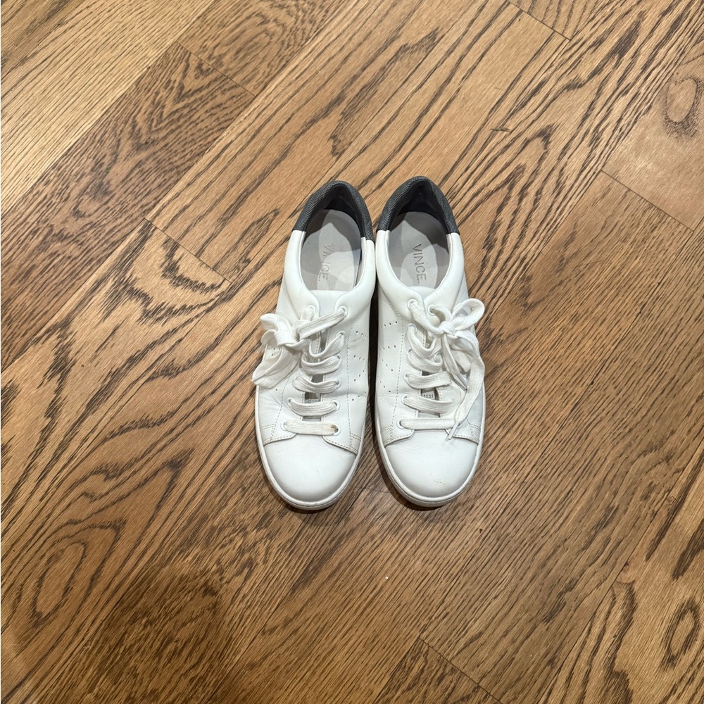 Vince camuto white sneakers 7.5 women’s